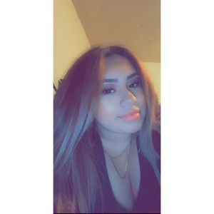 Meet your Posher, Casandra